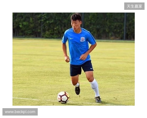 朱辰杰:自己在国家队算中生代球员,希望分享一些经验给年轻球员